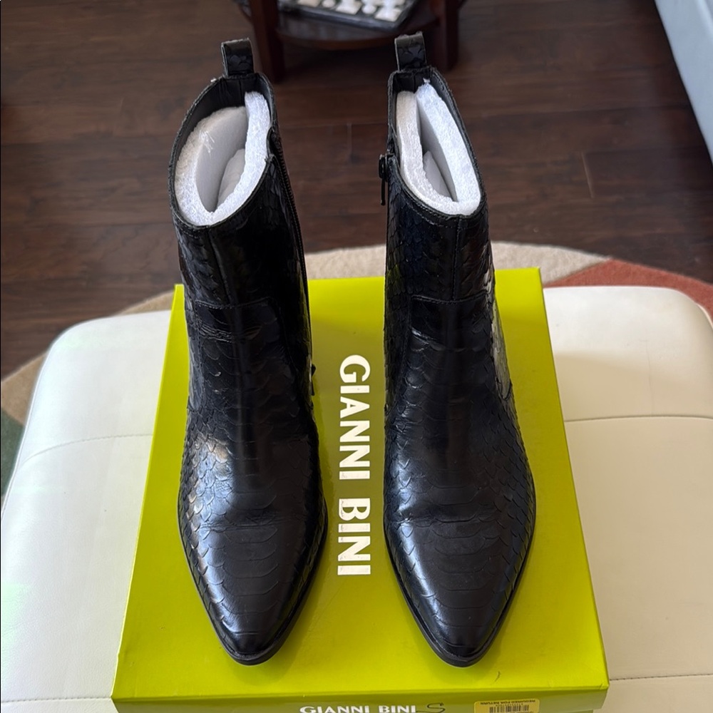 Gianni Bini Esplin Ankle Boots